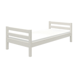Cama individual FLEXA WHITE, 90 x 200 cm, de estilo escandinavo con somier de láminas y colchón, mostrada en una habitación infantil.