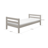 Cama individual gris FLEXA, colección CLASSIC, con bordes redondeados para la seguridad de los niños, de estilo escandinavo para una acogedora habitación infantil.