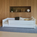 Cama Montessori con barrera de seguridad frontal con Grooves, 90x200 cm, blanco