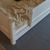 Cama Montessori con barrera de seguridad frontal con Grooves, 90x200 cm, blanco
