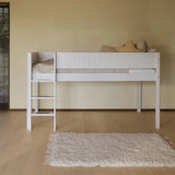 Cama alta 120 cm con escalera y barrera de seguridad, 90x200 cm, Blanco