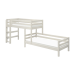 Litera FLEXA de la gama CLASSIC en pino blanco, con escalera visible y barandilla de seguridad, mostrada en un dormitorio infantil.