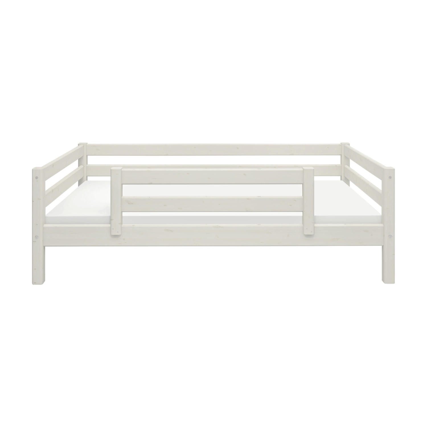 Cama de pino de altura media-alta FLEXA de la colección WHITE, con 3 barandillas de seguridad para niños, mostrada sobre fondo blanco.