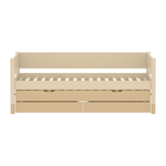 Cama nido extraíble FLEXA de la colección CLASSIC, en madera color arena con 2 cajones, tal y como se muestra en una habitación infantil; bordes redondeados y seguros para los niños.